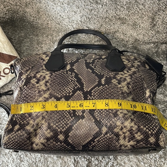 GUC- MICHAEL KORS embossed leather bag - Picture 8 of 15